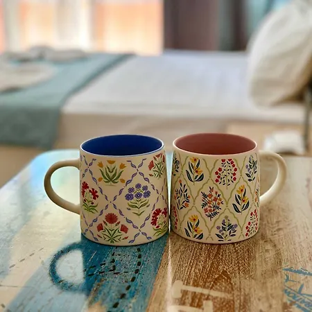 Cozy Couple In Gerber 2 By Menada * 阳光海滩
